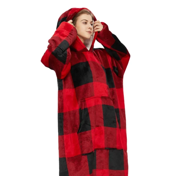 Plaid Avec Manches Écossais - Couverture Polaire Géante à Enfiler -Monin Sirop Store Couvertureaenfilerecossaisnoiretrouge