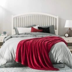 Dessus De Lit "Margaux" Rouge Simili En Flanelle Luxueuse -Monin Sirop Store DessusdelitdouxsoyeuxchaudMargauxrougeenflanelleluxueuse