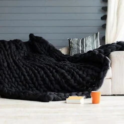 Plaid Grosse Maille "Adèle" Noir En Tricot Doux Et Chaud