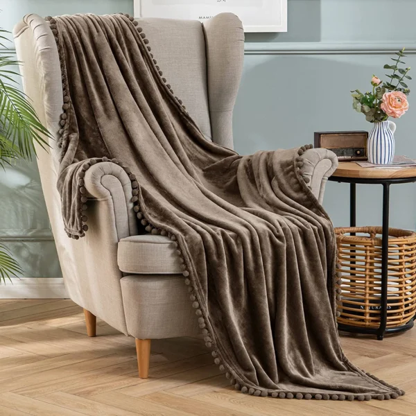 Jeté De Canapé Marron En Simili Velours Fin Et Soyeux