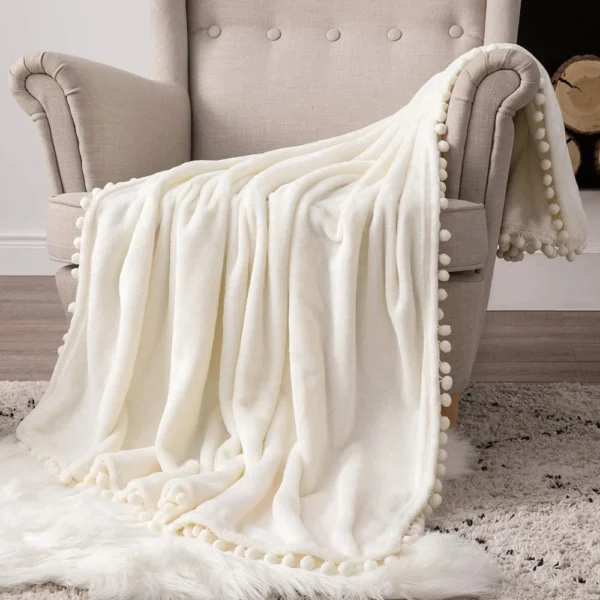 Jeté De Canapé Blanc En Simili Velours Fin Et Soyeux -Monin Sirop Store JetedecanapechauffantCelineBlancenveloursfinsoyeuxLePlaidfrancais