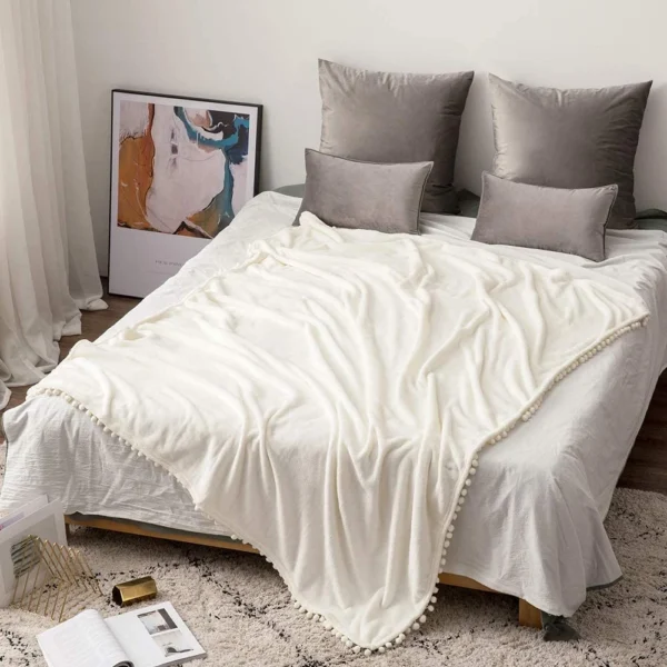 Jeté De Canapé Blanc En Simili Velours Fin Et Soyeux -Monin Sirop Store JetedecanapelaineCelineBlancenveloursfinsoyeuxLePlaidfrancais