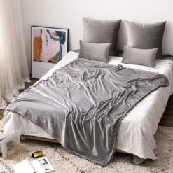 Jeté De Canapé Gris En Simili Velours Fin Et Soyeux -Monin Sirop Store JetedecanapelitfauteuilCelineGrisenveloursfinsoyeuxLePlaidFrancais