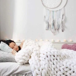 Plaid Grosse Maille "Adèle" Blanc En Tricot Doux Et Chaud -Monin Sirop Store Plaid en grosse maille blanc pour rechauffer votre lit en hiver