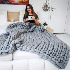 Plaid Grosse Maille "Adèle" Anthracite En Tricot Doux Et Chaud -Monin Sirop Store Plaid grosse maille anthracite l elegance intemporelle pour votre decoration