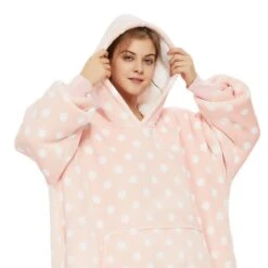 Plaid Avec Manches Rose à Pois - Couverture Polaire Géante à Enfiler -Monin Sirop Store Plaidaenfilerroseapois