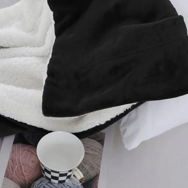 Plaid Polaire "Blandine" Noir Doublé Avec Fourrure Sherpa -Monin Sirop Store PlaidchauffantBlandineNoirCouverturePolaireenFourrureSherpaLePlaidFrancais