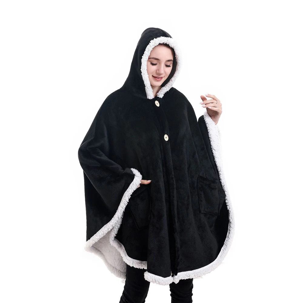 Poncho Plaid Polaire Géant Noir à Capuche Et Poches Latérales 5 Poncho Plaid Polaire Géant Noir à Capuche Et Poches Latérales - Image 3