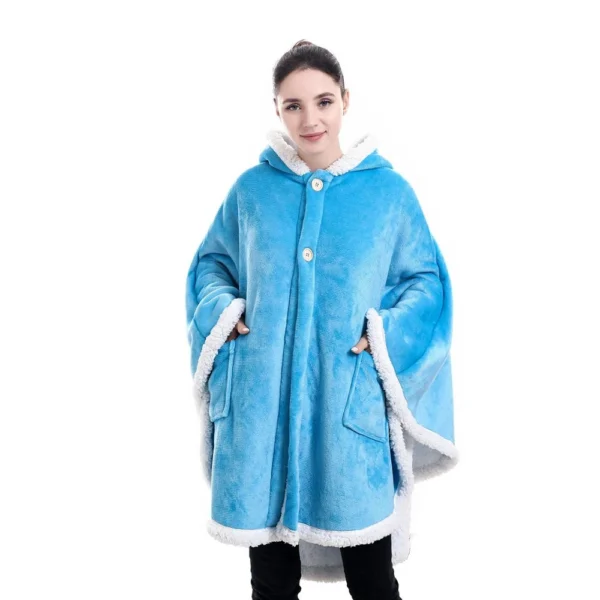 Poncho Plaid Polaire Géant Bleu Azur à Capuche Et Poches Latérales 10 Poncho Plaid Polaire Géant Bleu Azur à Capuche Et Poches Latérales -Monin Sirop Store PonchoPlaidhommeGeantIrisAzur