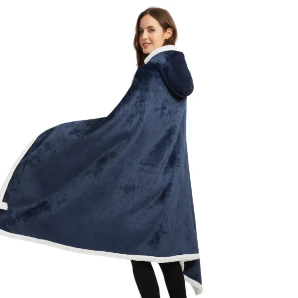 Poncho Polaire Femme Bleu Marine à Capuche -Monin Sirop Store ponchoplaidbleuTheOversizedHoodie